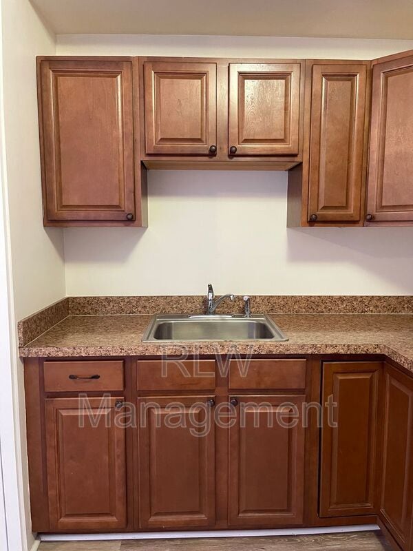 Building Photo - 11 N Central Ave