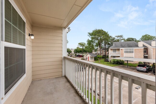 Building Photo - 2750 Holly Hall St