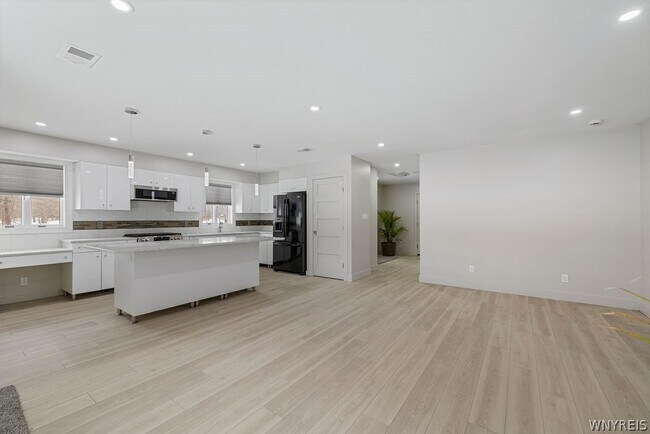 Building Photo - 855 Madison Ave