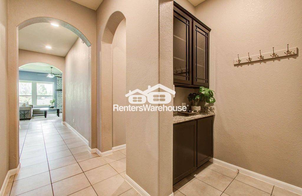 Building Photo - 17622 Quiet Shores Dr