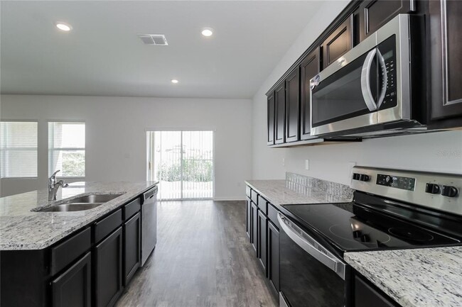 Building Photo - 101 Hidden Lk Lp