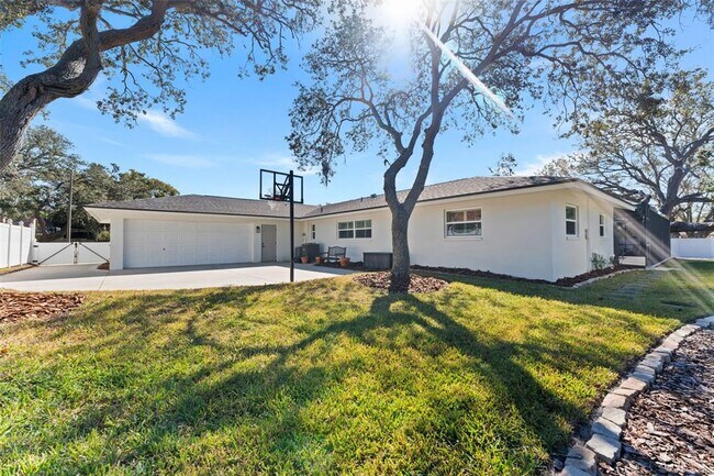 Building Photo - 1664 Sharon Way