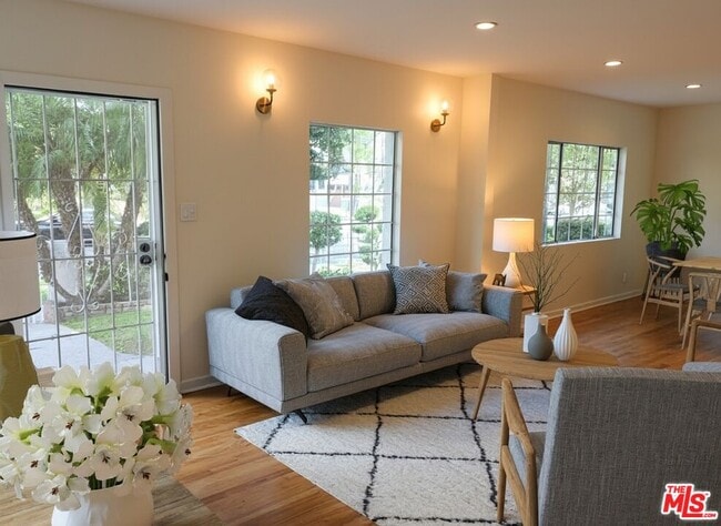 Building Photo - 1037 S Longwood Ave