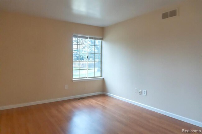 Building Photo - 19639 W 12 Mile Rd