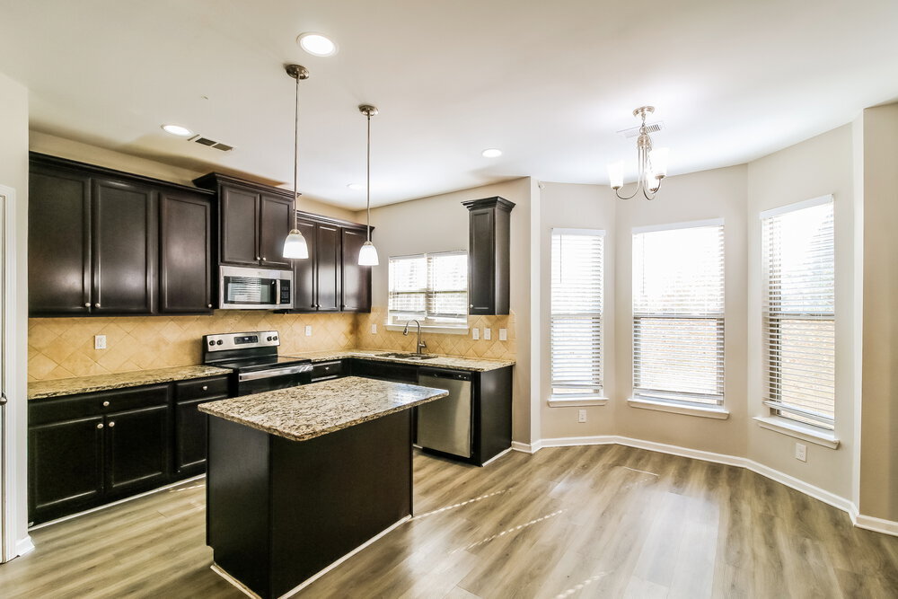 Building Photo - 6840 Diamond Dr