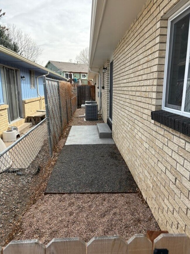 Building Photo - Completely Renovated 2BD/1BA Condo w Attached Garage