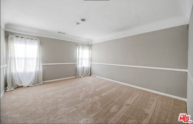 Building Photo - 1217 Stearns Dr