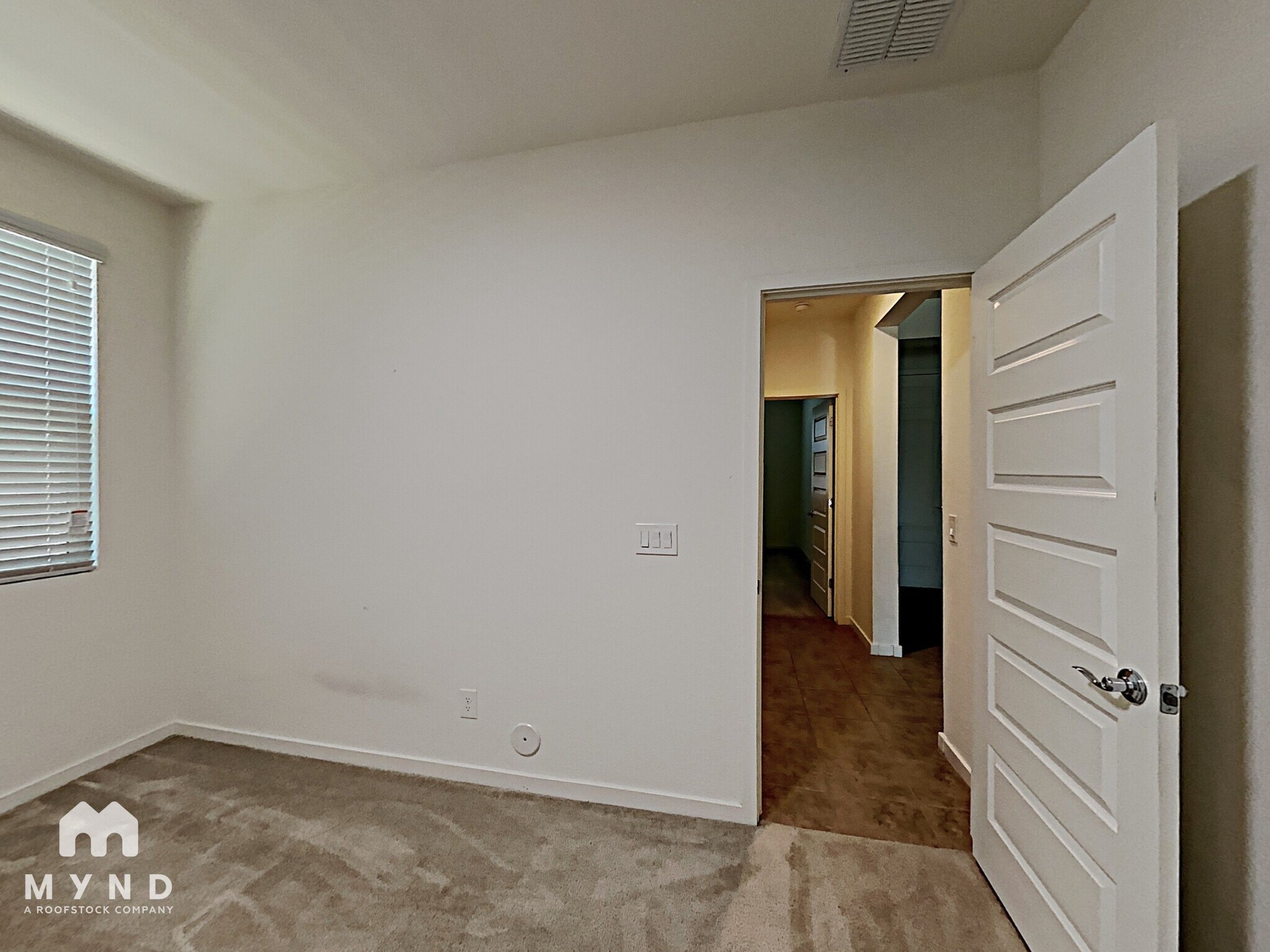Building Photo - 565 W Tallula Trail