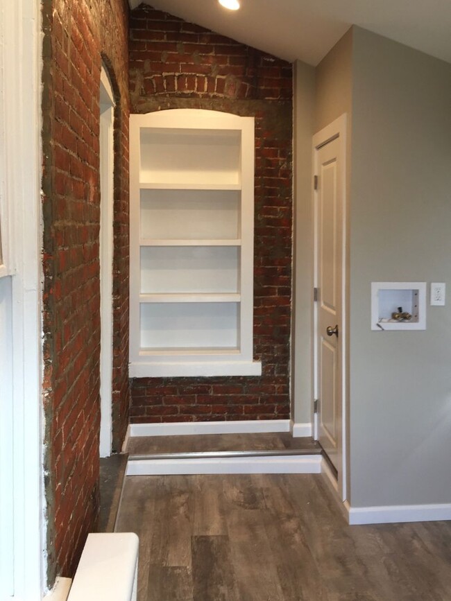 Building Photo - Just renovated 3 bed 2 bath home in emmaus.