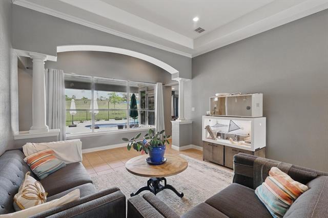 Building Photo - 10701 Los Rios Dr