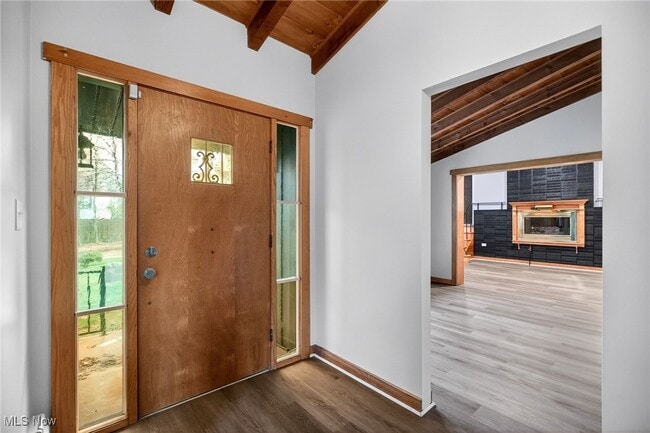 Building Photo - 3863 Wiltshire Rd