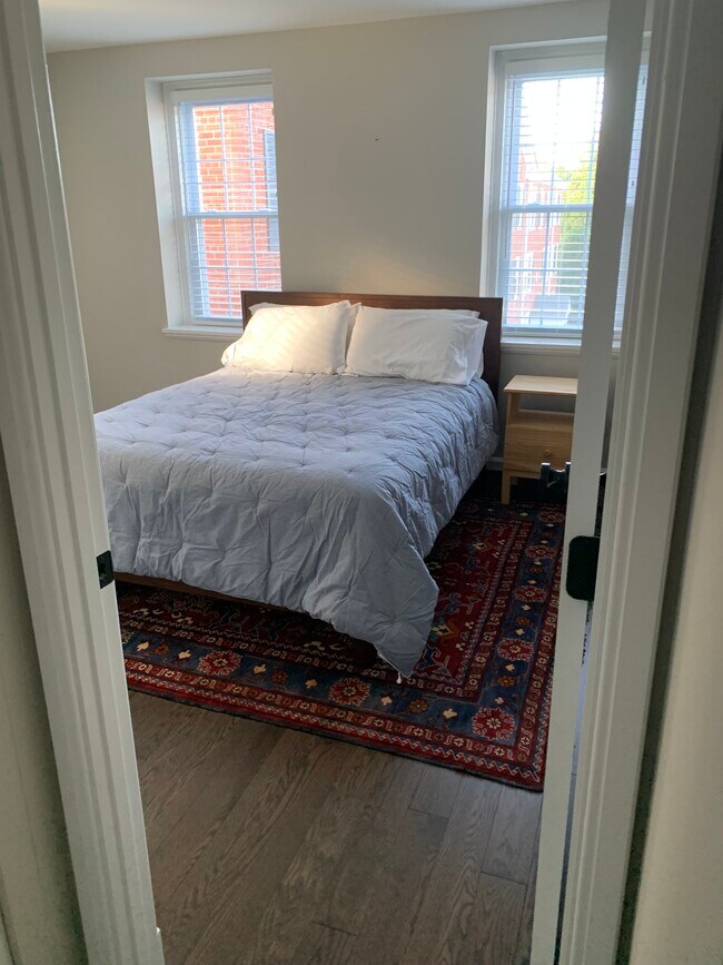 Building Photo - 2 Bed, 1 Bath Condo