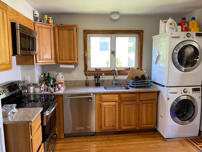 Building Photo - 90 Chandler St