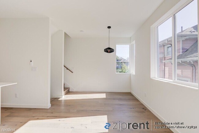 Building Photo - 2 br, 2 bath Townhome - 331 18th Ave, Seat...