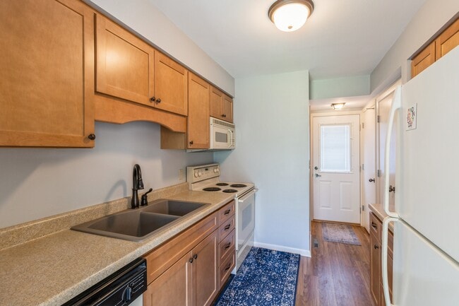 Building Photo - 1332 Truman Pl