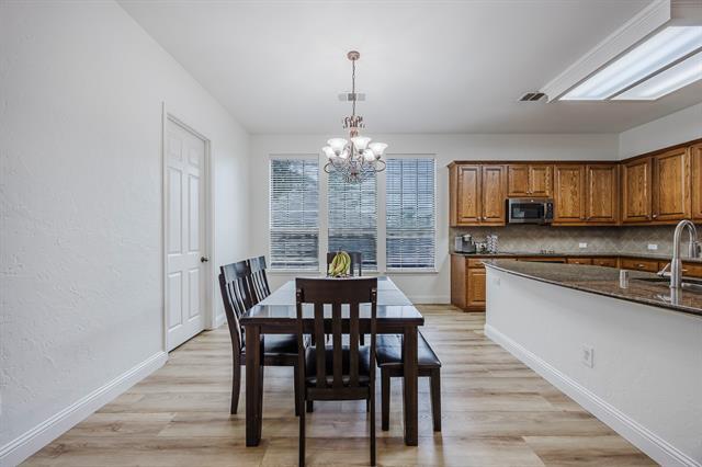 Building Photo - 7631 Red Clover Dr