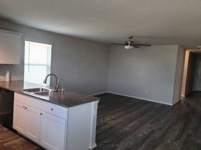 Building Photo - Bulverde/ Hidden Trail Subdivision