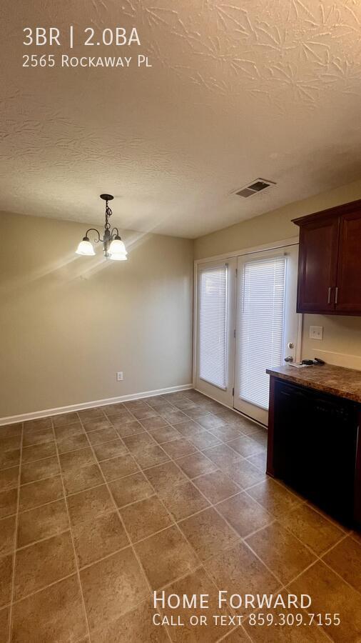 Building Photo - 2565 Rockaway Pl