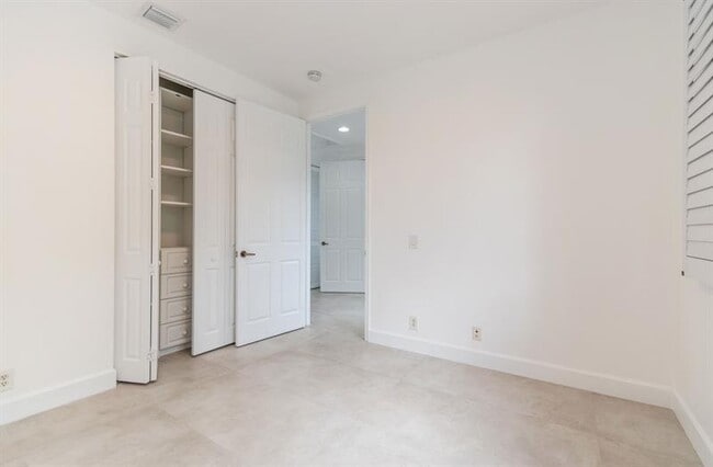 Building Photo - 2604 Center Ct Dr