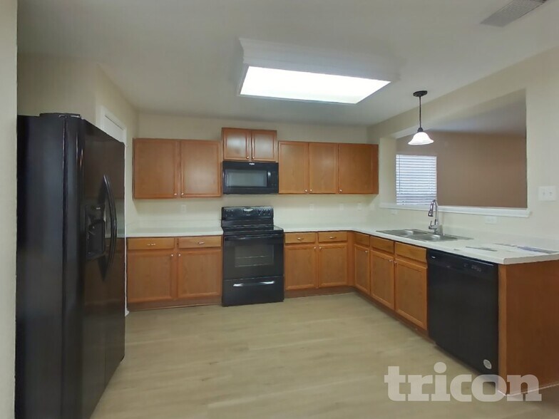 Building Photo - 19 Bedford Bay