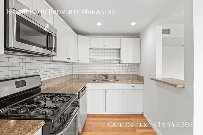 Building Photo - 4263 Mentone St