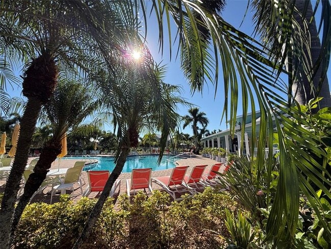 Building Photo - 10495 SW West Park Ave