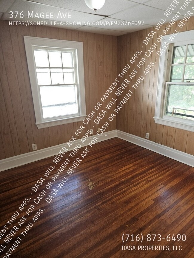 Building Photo - 376 Magee Ave