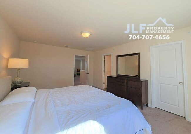Building Photo - Coming Soon-Beautiful 5 Bed/3 Bath Home in...