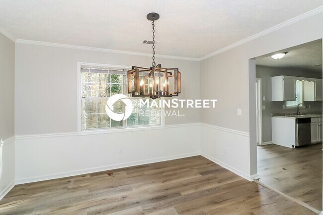 Building Photo - 3 Bedroom Pet-Friendly Home in Kennesaw, GA with Main Street Renewal