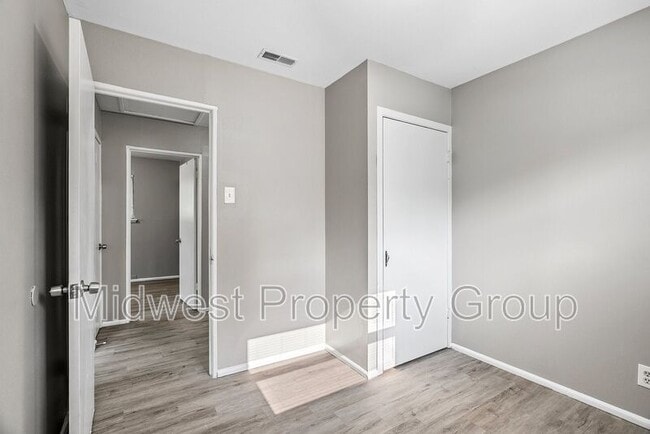 Building Photo - 24 Boles Ave