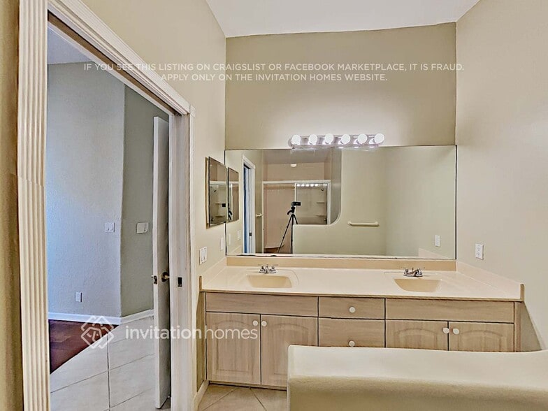 Building Photo - 3970 Sea Grape Cir