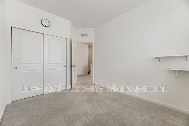 Building Photo - 7488 W Pacific Ln