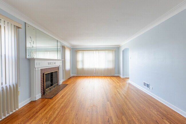 Building Photo - 7920 S Winchester Ave