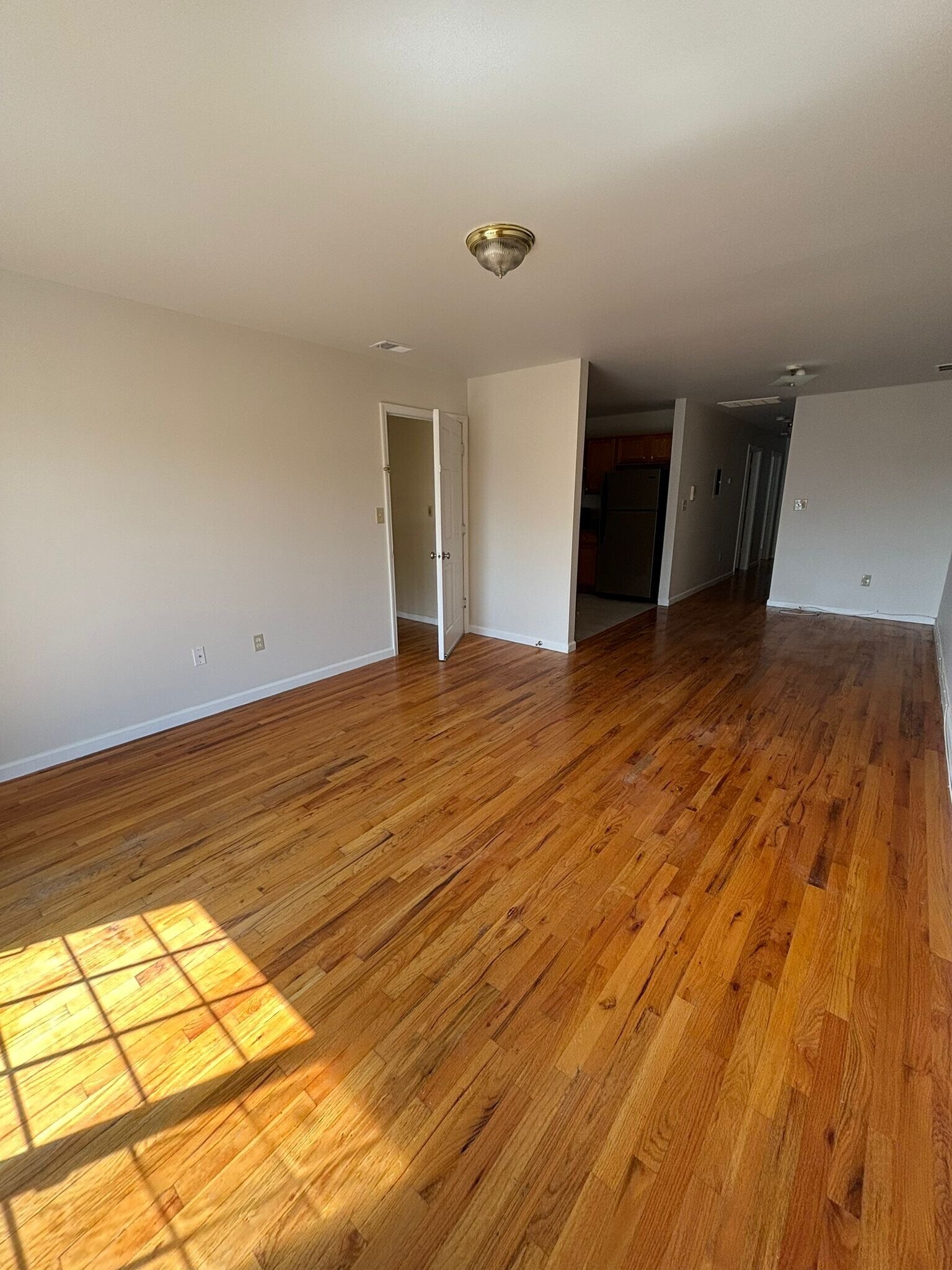 Building Photo - 28 Delavan Pl