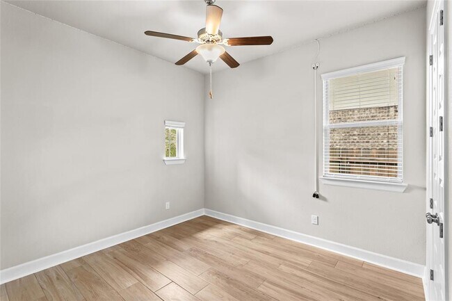 Building Photo - 113 Quartz Dr