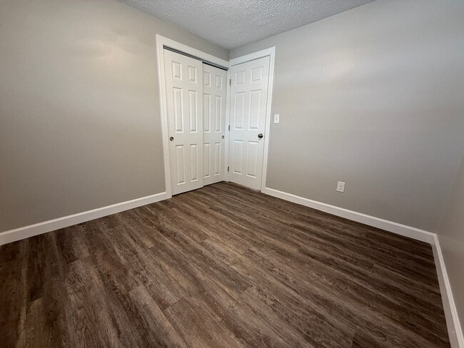 Building Photo - 501 Orangewood Dr