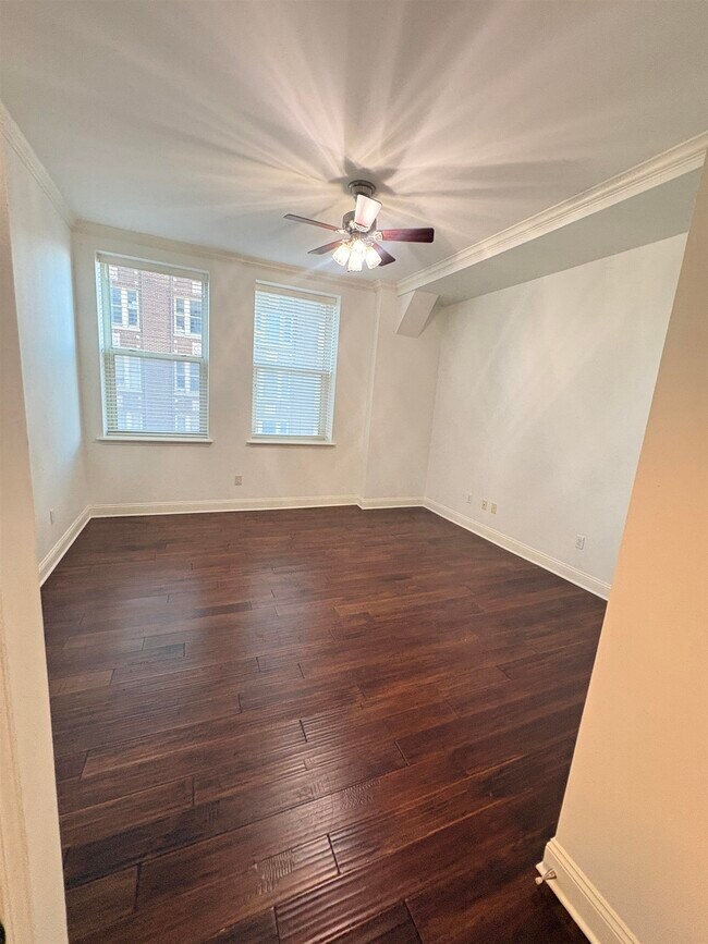 Building Photo - 127 Madison Ave