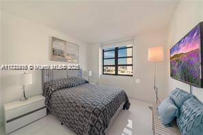 Building Photo - 2555 Collins Ave