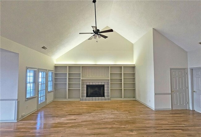 Building Photo - 940 Bridgegate Dr NE