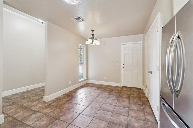 Building Photo - 16413 Village Green Dr