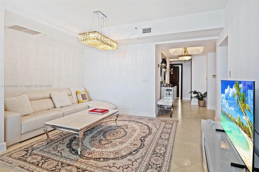 Building Photo - 17875 Collins Ave