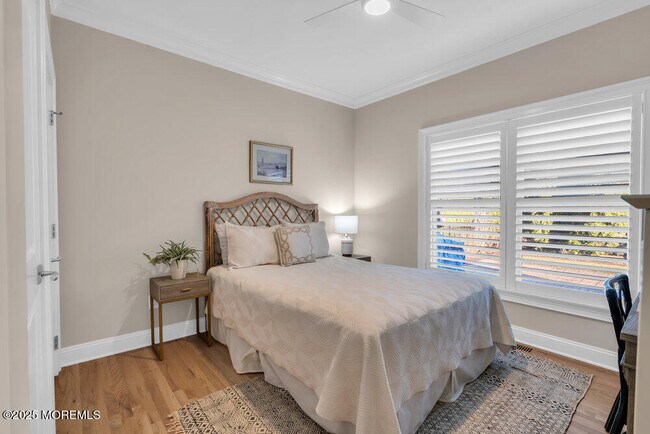 Building Photo - 102 4th Ave