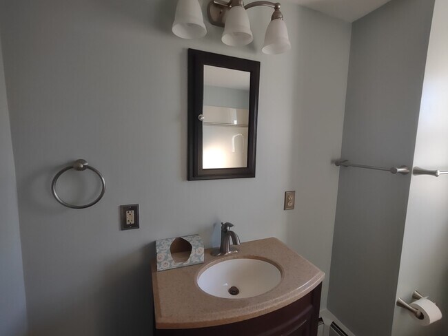 Building Photo - 603 Walnut St