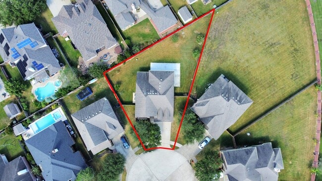 Building Photo - 704 Harvard Pointe Dr