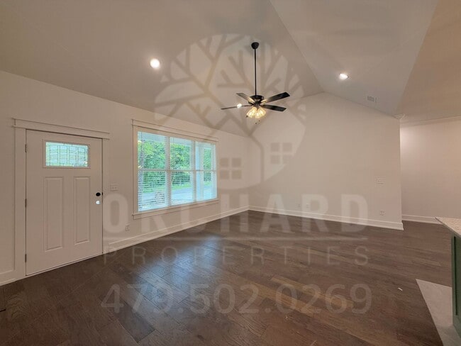 Building Photo - Bella Vista Single-Family Home- 2 Bed/ 2 B...