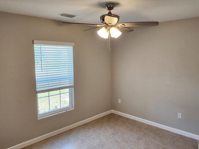 Building Photo - 3197 SW Armucher St