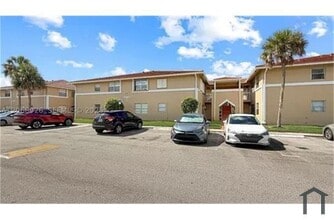 Building Photo - 819 Twin Lakes Dr