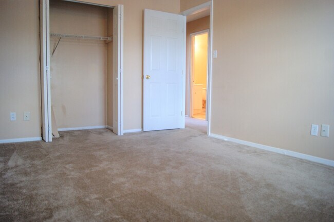 Building Photo - Charming 3 Bedroom/1.5 Bathroom Townhome in Edgewood, MD!
