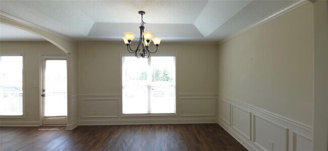 Building Photo - 2125 Savannah Dr