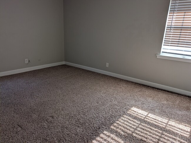 Building Photo - Ridgedale